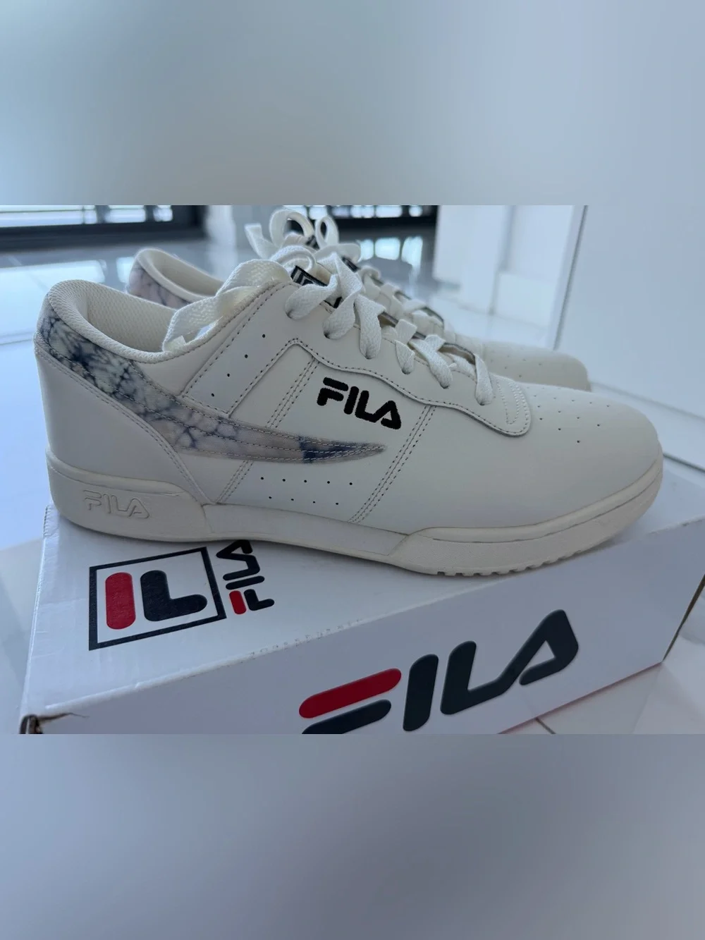 FILA Men’s White Sneakers with Marble Accent